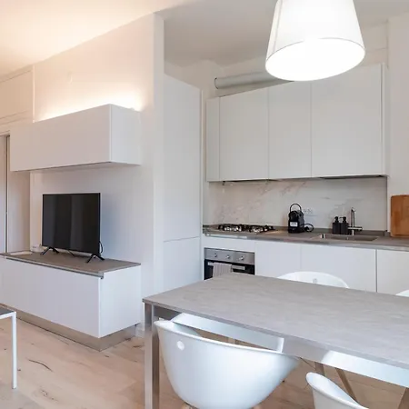 דירה Bilocale Con Balcone In Zona Tranquilla E