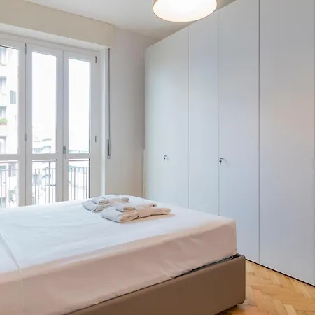 Bilocale Con Balcone In Zona Tranquilla E מילאנו