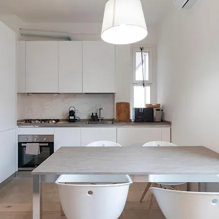 דירה Bilocale Con Balcone In Zona Tranquilla E *