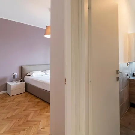 Bilocale Con Balcone In Zona Tranquilla E דירה