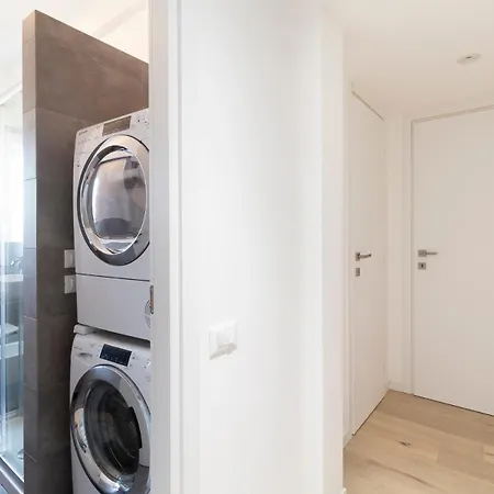 Bilocale Con Balcone In Zona Tranquilla E * מילאנו