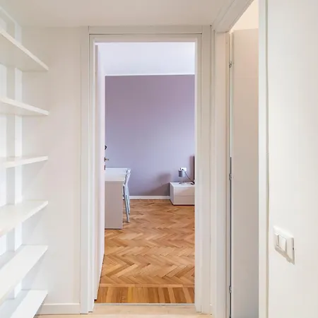 Bilocale Con Balcone In Zona Tranquilla E דירה *
